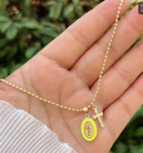 Cargar imagen en el visor de la galería, Virgen Madre Neckles
