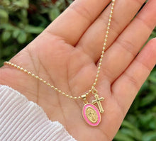 Cargar imagen en el visor de la galería, Virgen Madre Neckles
