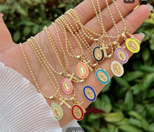 Cargar imagen en el visor de la galería, Virgen Madre Neckles
